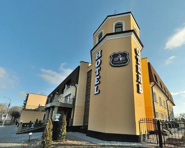 ЗАМКОВЫЙ