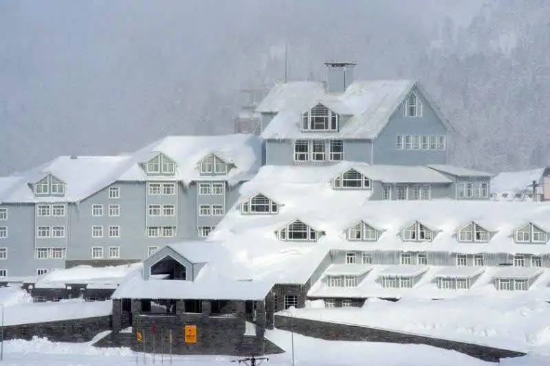 AGAOGLU MY MOUNTAIN